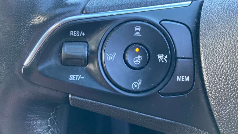 Vauxhall Grandland 1.6 Hybrid GS Line 5dr Auto Hatchback